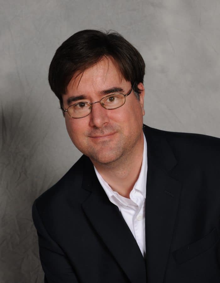 Stuart Sanders Headshot