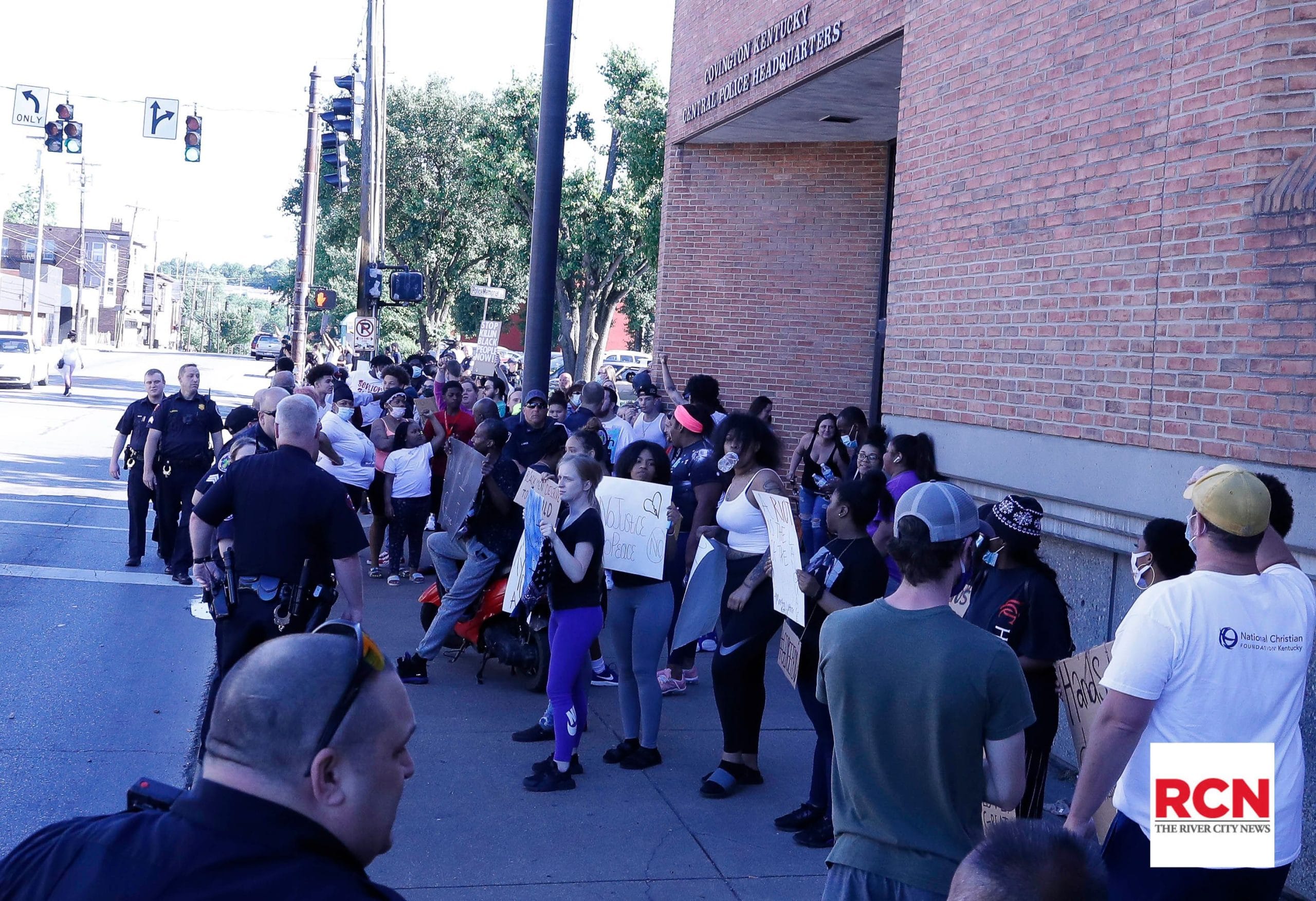 covpdhq-protest-14