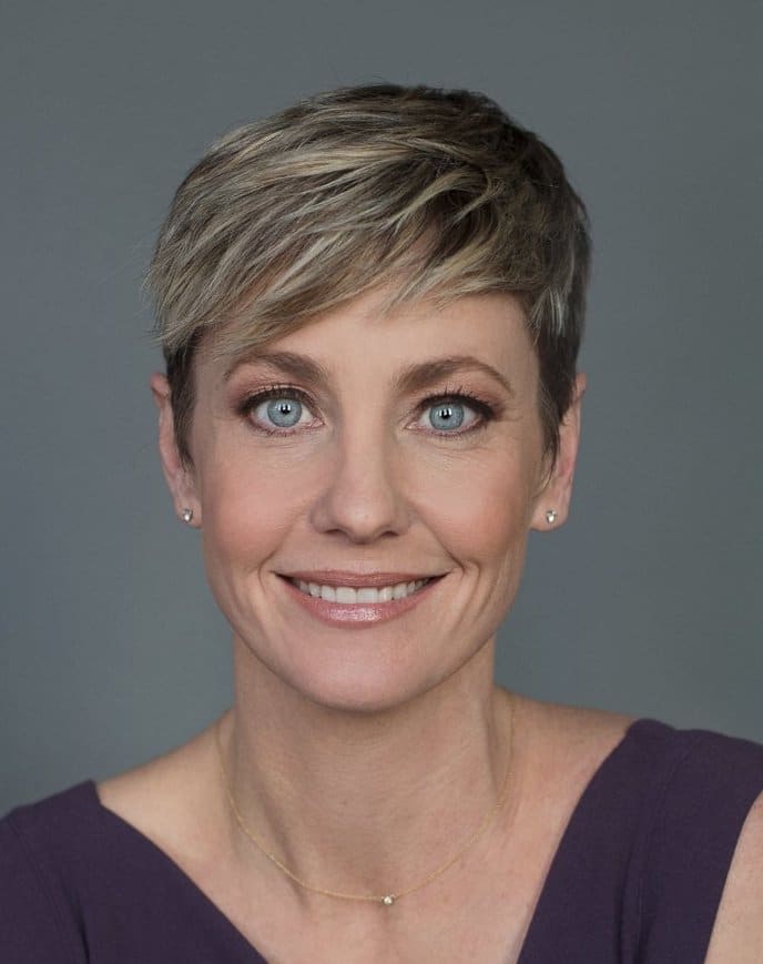 Rachel Roberts Headshot
